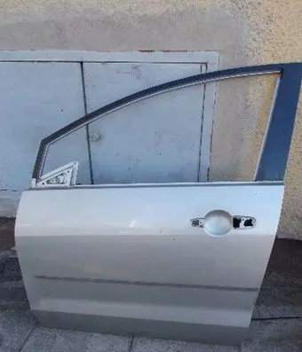 Mazda 5 Front door