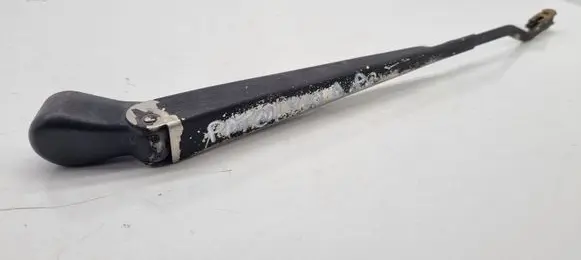 Nissan Patrol Y60 Front wiper blade arm