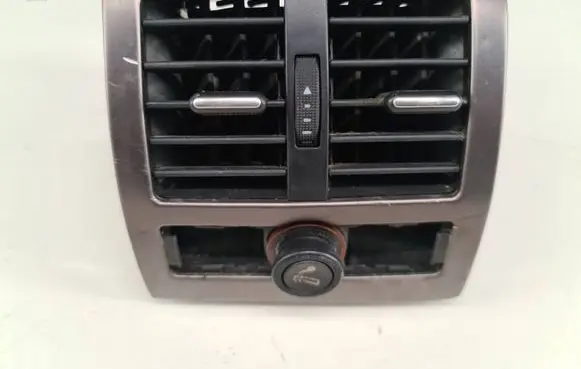 Audi A6 S6 C5 4B Rear air vent grill 4B0819203