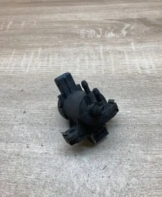 Renault Scenic I Turbo solenoid valve 7700113071