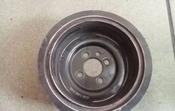 Skoda Fabia Mk1 (6Y) Crankshaft pulley 03G105243