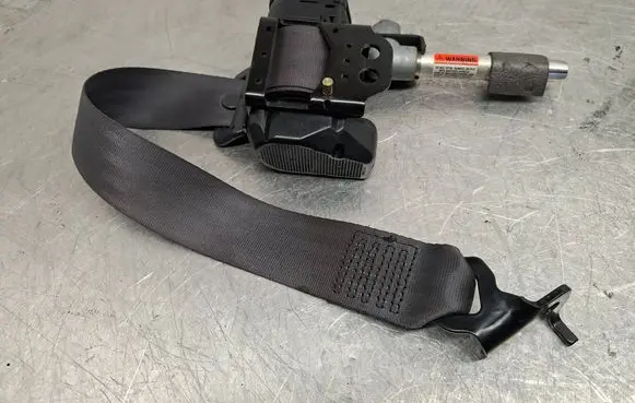 Volvo S60 Rear seatbelt 39976008