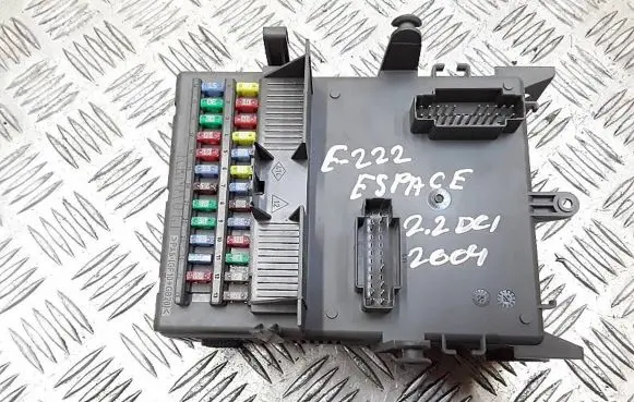 Renault Espace IV Fuse box set 8200004201E