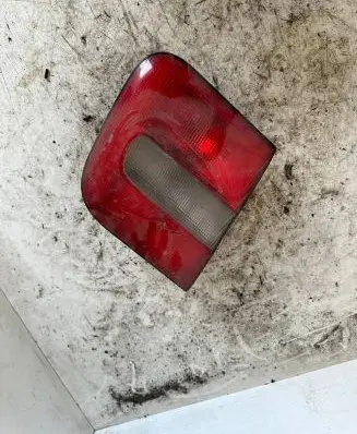 Volvo S70 V70 V70 XC Tailgate rear/tail lights 9151633 9157008