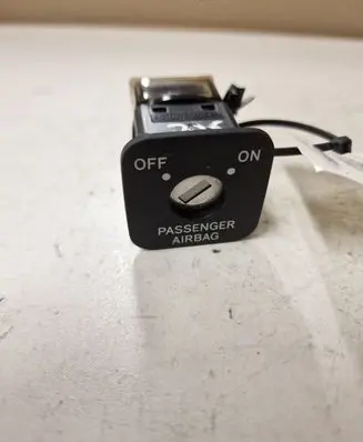 Passenger airbag on/off switch