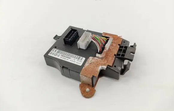 Renault Trafic II (X83) Comfort/convenience module P8200409680