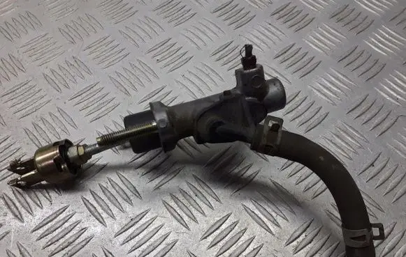 Toyota Yaris Clutch slave cylinder 