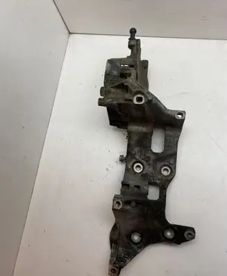 Audi A4 S4 B9 Generator/alternator bracket 04L903143B