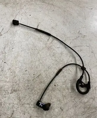 Mitsubishi L200 ABS brake wheel speed sensor MN102577