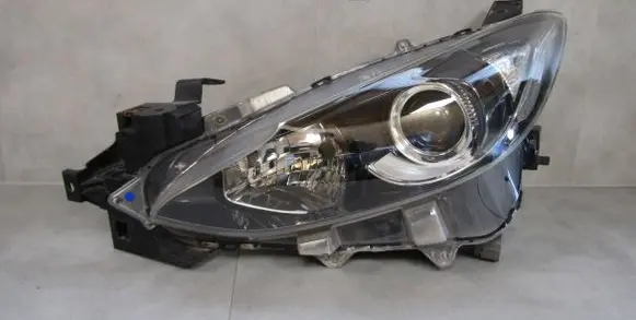 Mazda 3 III Headlight/headlamp MAZDA3BM