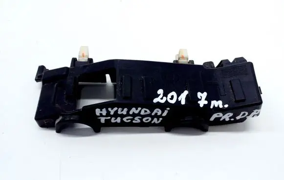 Hyundai Tucson TL Front bumper mounting bracket 86516D7000