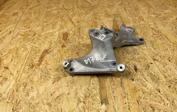 Mercedes-Benz A W177 Radiator mount bracket A2821508000