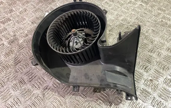 Opel Vectra C Front door blower motor 0007188H
