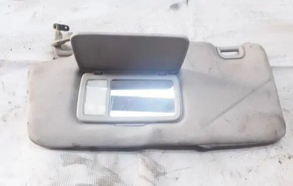 Subaru Legacy Sun visor