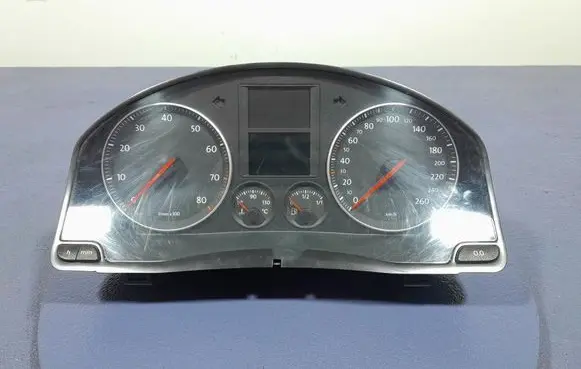 Volkswagen Golf Plus Speedometer (instrument cluster) 1K0920862A