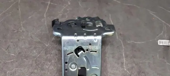 Skoda Octavia Mk3 (5E) Tailgate lock loop/hook striker 5E0827505A