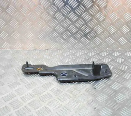 Fender mounting bracket