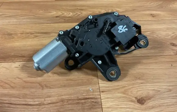Volkswagen Caddy Rear window wiper motor 1T0955711C 0390201598 090407