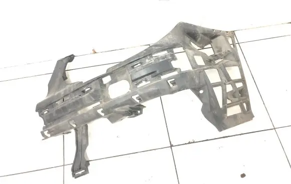 Mercedes-Benz E W211 Front bumper mounting bracket A2118800352
