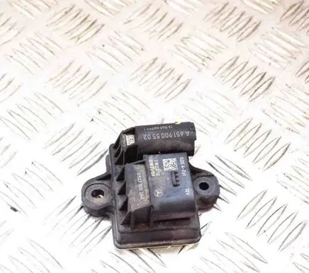 Mercedes-Benz E W212 Glow plug pre-heat relay 0522120204 A6519005502