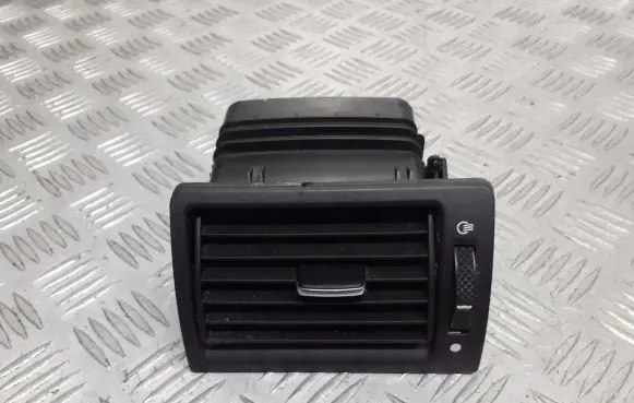 Ford Mondeo Mk III Dashboard air vent grill cover trim 