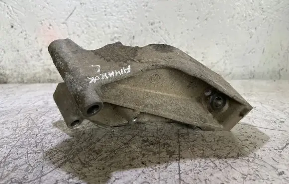 Volkswagen Amarok Engine mount bracket 03L199307B