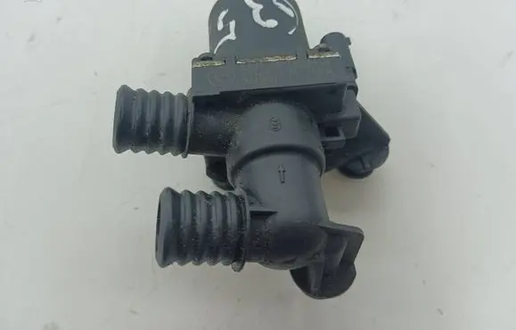BMW 5 E60 E61 Coolant heater control valve 6920226