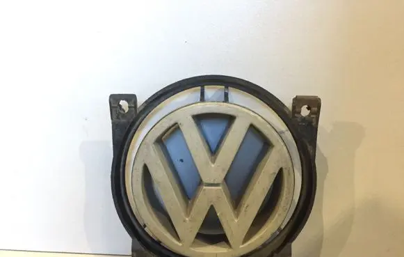 Volkswagen PASSAT B3 Manufacturer badge logo/emblem 357853601
