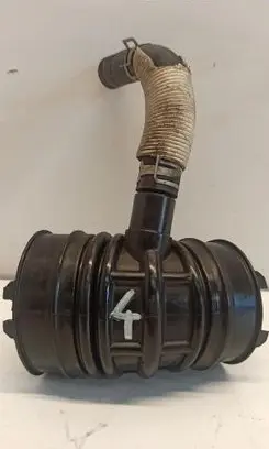 Suzuki Swift III Air intake hose/pipe