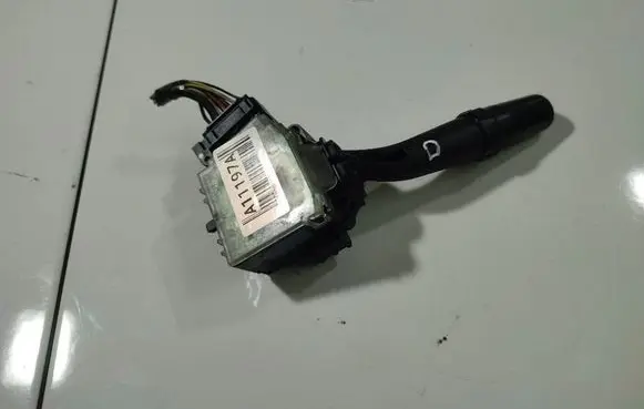Toyota Avensis T250 Wiper control stalk 173821