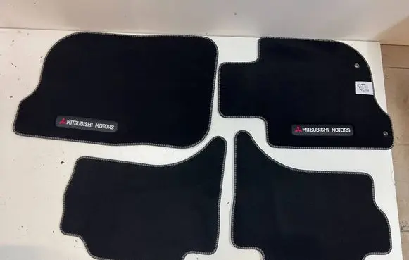 Mitsubishi L200 Car floor mat set MZ314858