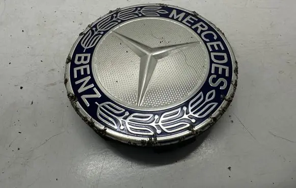 Mercedes-Benz A W176 Original wheel cap A1714000125