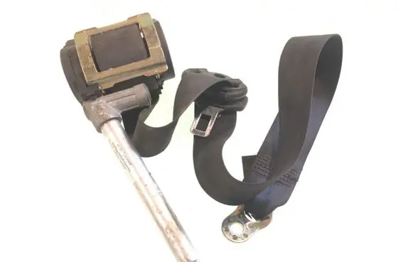 Audi A4 S4 B5 8D Front seatbelt 8D0857705A