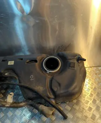 BMW 1 E81 E87 Fuel tank 6763843 56646711 7179095