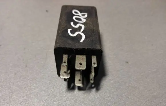 Audi A6 S6 C5 4B Other relay 8D0959257 05071100