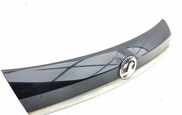 Opel Mokka X Trunk door license plate light bar 95093299 95093281