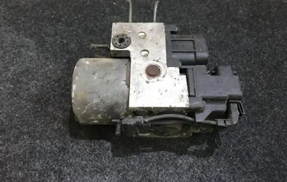 Toyota Land Cruiser (HDJ90) ABS Pump 0265216485 44510-05020