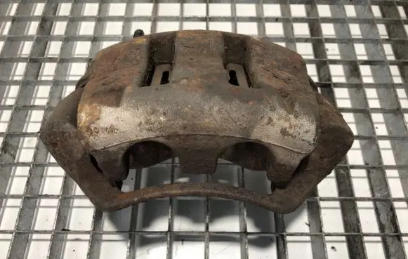 Nissan Interstar Front brake caliper