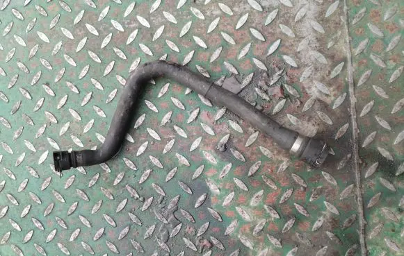 BMW 5 E60 E61 Engine coolant pipe/hose 7787455
