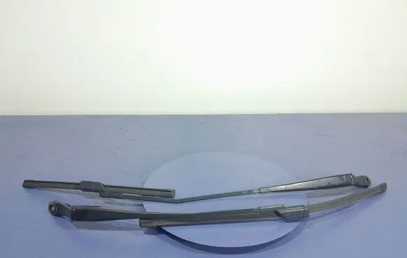 Peugeot 208 Front wiper blade arm 9673292080