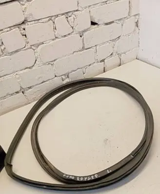 Ford Ranger Rubber seal front coupe door 