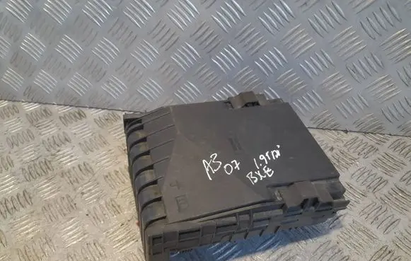 Audi A3 S3 8P Fuse box set 1K0937132