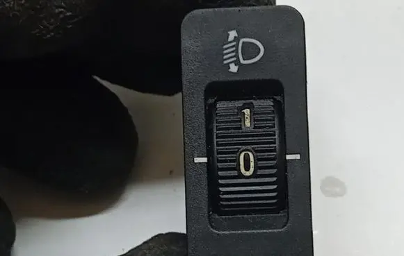 BMW 5 E39 Headlight level height control switch 8360460