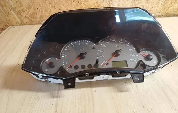 Ford Focus Speedometer (instrument cluster) 98AP10841BC 44ZU115