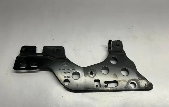Other engine bay part