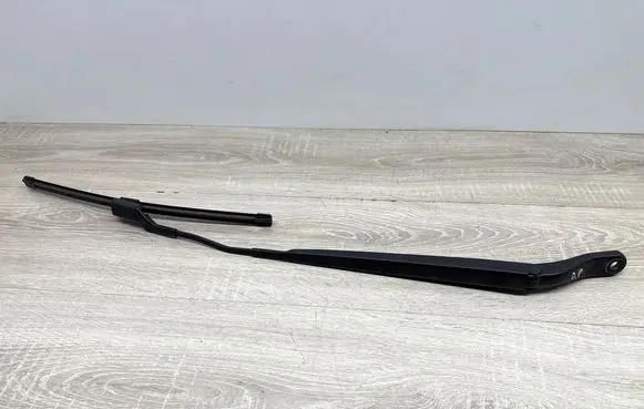 Peugeot 2008 II Front wiper blade arm 9822931880