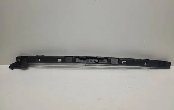 Opel Crossland X Rear bumper mounting bracket 39097399
