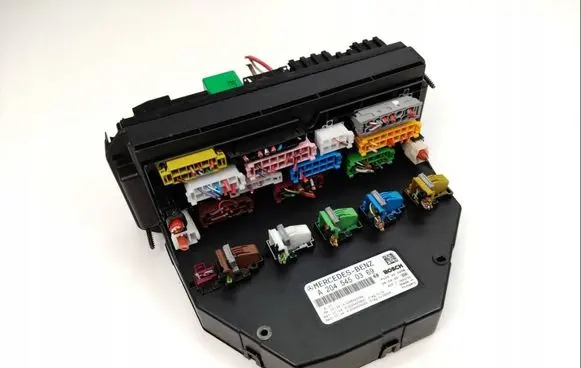 Mercedes-Benz C W204 Fuse box set A2045450369