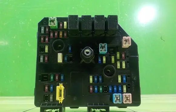 Opel Antara Fuse box set 95142072 BEZPIECZNIKOW