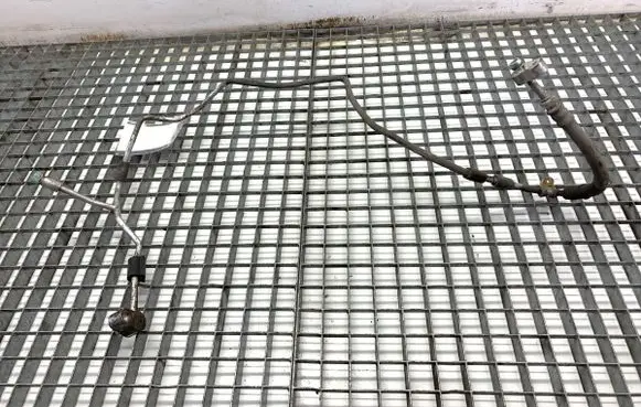 Volkswagen Touareg I Air conditioning (A/C) pipe/hose 